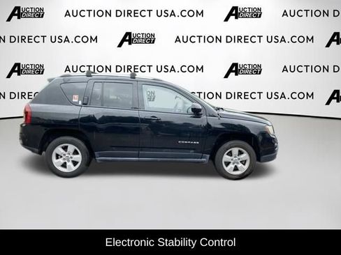Used 2016 Jeep Compass Latitude FWD image 8