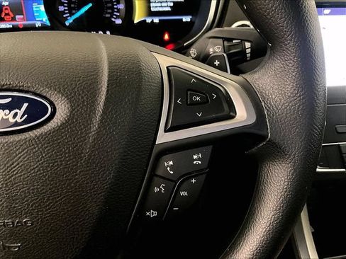 Used 2019 Ford Fusion SE FWD image 18