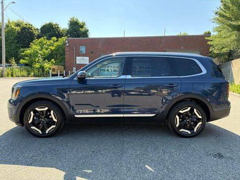 Certified 2024 Kia Telluride EX w/ EX Captain's Chair Package AWD/4WD image 2