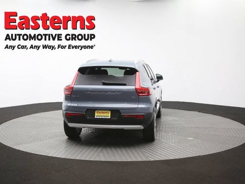 Used 2021 Volvo XC40 T4 Momentum FWD image 37