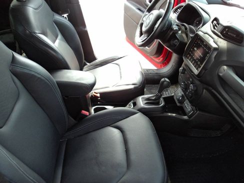 Used 2023 Jeep Renegade Limited AWD/4WD image 16