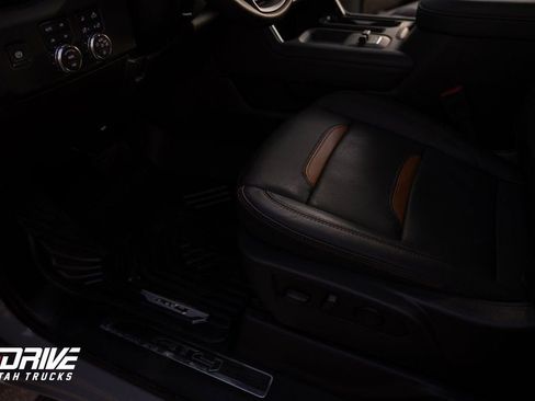 Used 2025 GMC Sierra 3500 AT4 w/ AT4 Premium Plus Package image 22