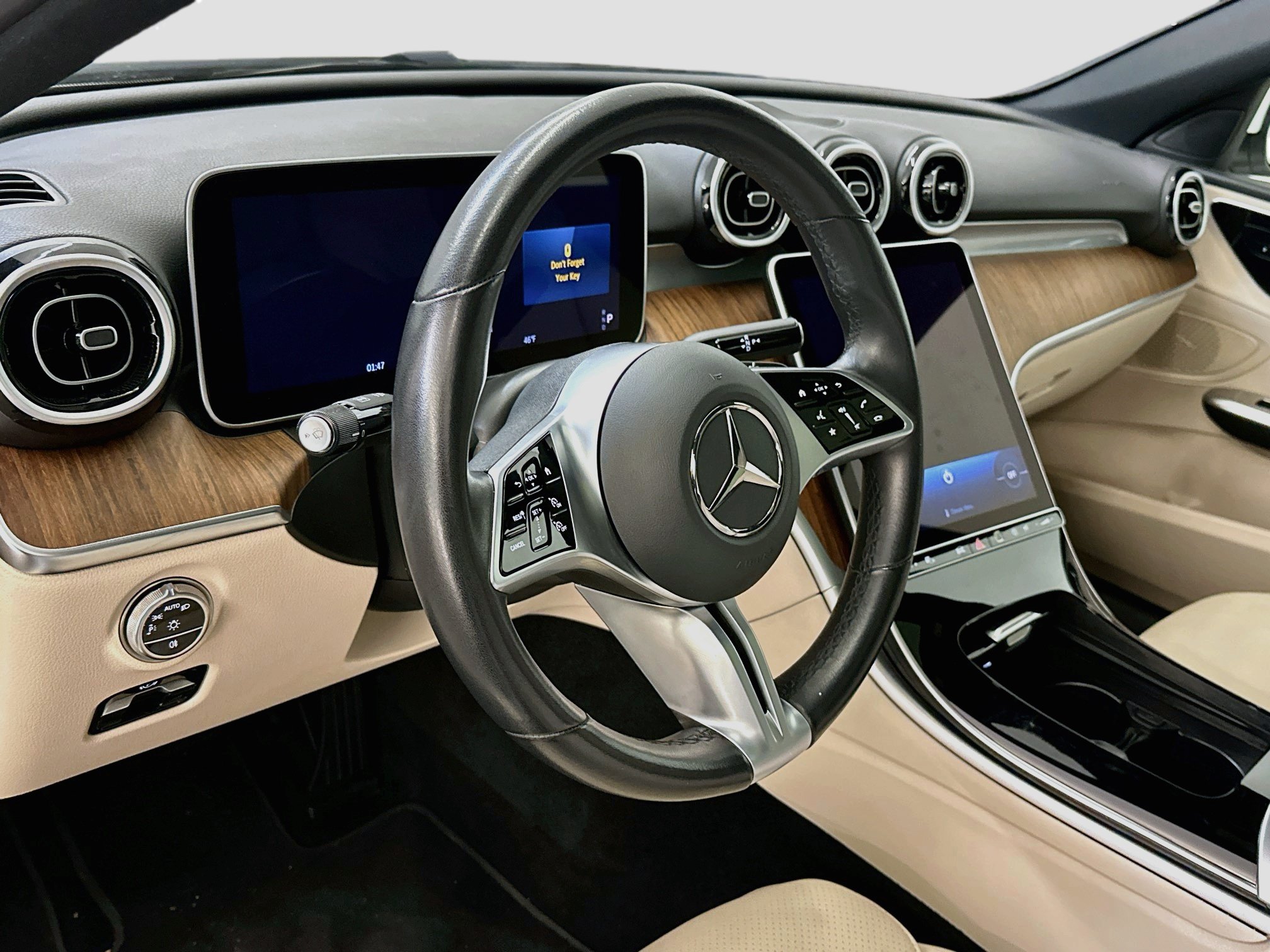 Used 2025 Mercedes-Benz C 300 4MATIC Sedan image 18