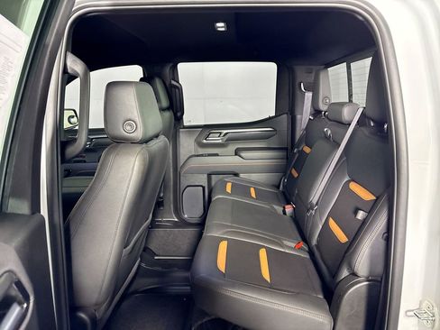 Used 2024 GMC Sierra 1500 AT4 w/ Technology Package AWD/4WD image 20