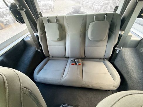 Used 2021 Jeep Wrangler Sport image 27