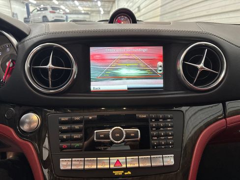 Used 2014 Mercedes-Benz SL 550 image 24