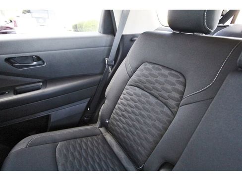 Used 2024 Nissan Pathfinder SV image 11