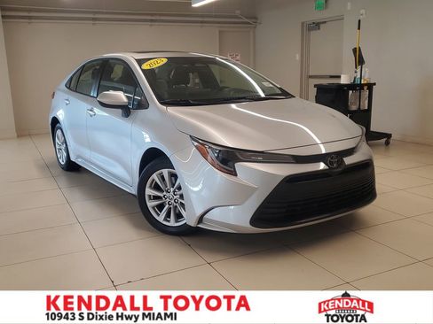 Used 2023 Toyota Corolla LE w/ LE Premium Package image 1