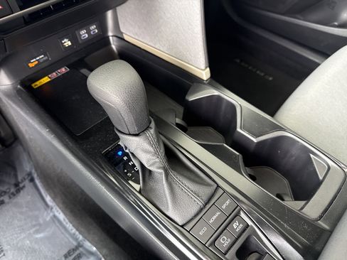 Used 2025 Toyota Camry LE image 25