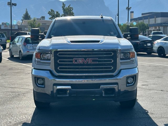 Used 2019 GMC Sierra 2500 SLT w/ Duramax Plus Package AWD/4WD image 9