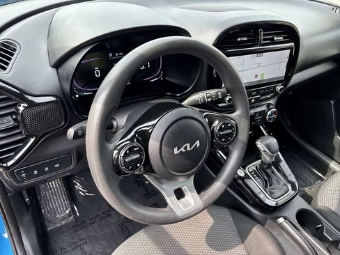 Used 2024 Kia Soul S FWD image 11