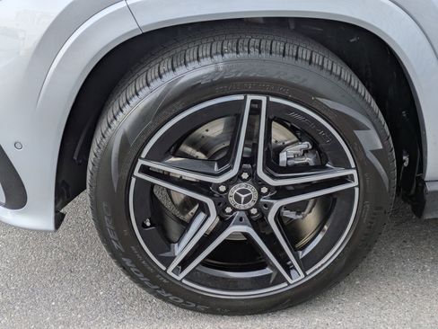 Used 2025 Mercedes-Benz GLS 450 4MATIC image 11