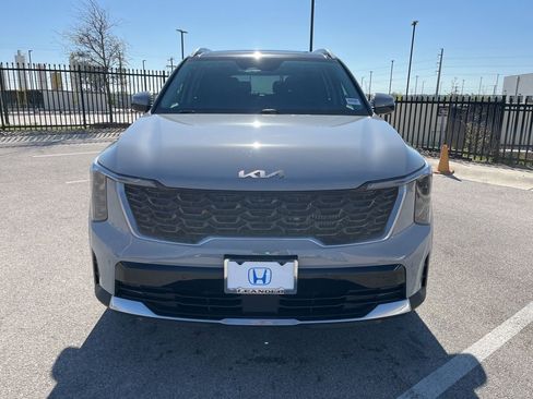Used 2025 Kia Sorento SX image 2