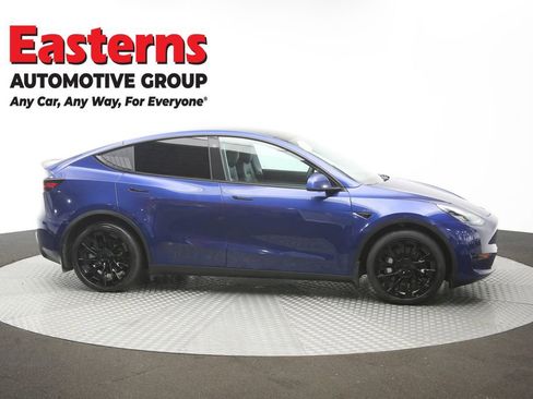Used 2021 Tesla Model Y Long Range AWD/4WD image 40