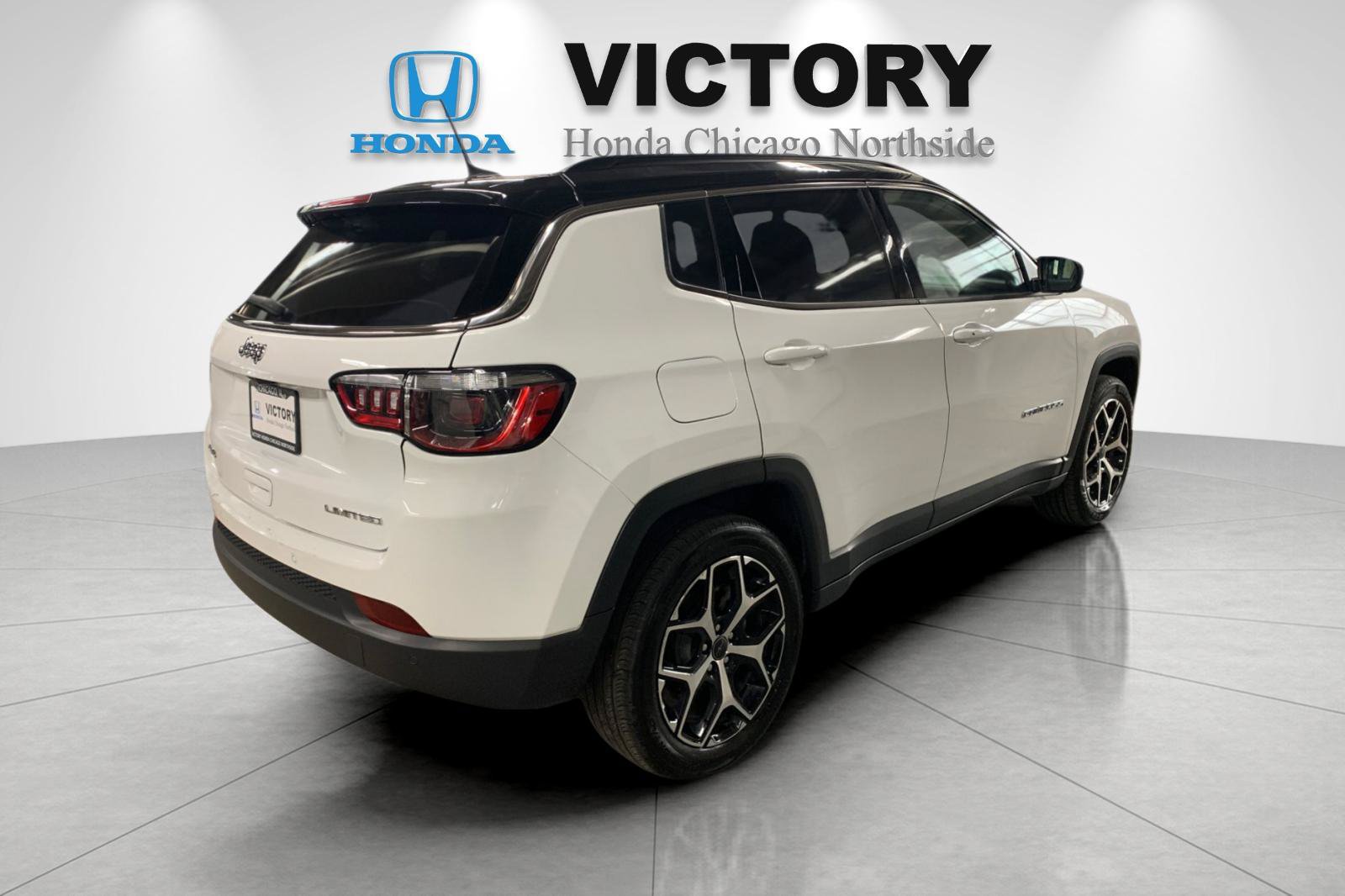 Used 2025 Jeep Compass Limited AWD/4WD image 3