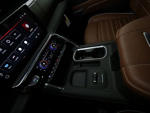 Used 2025 GMC Sierra 3500 Denali Ultimate image 36