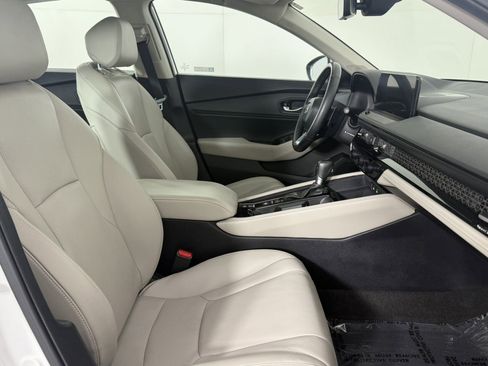 Used 2024 Honda Accord Touring image 10