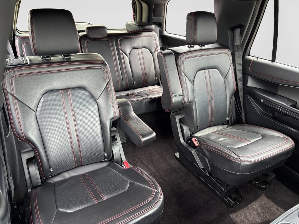 Used 2021 Ford Expedition Limited AWD/4WD image 17