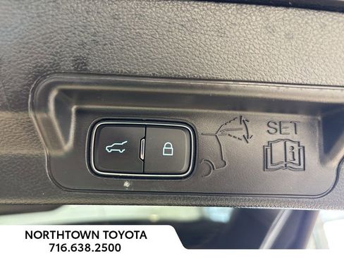 Used 2022 Ford Explorer XLT w/ Equipment Group 202A image 17