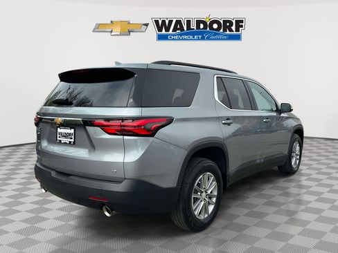 Used 2023 Chevrolet Traverse LT FWD image 6
