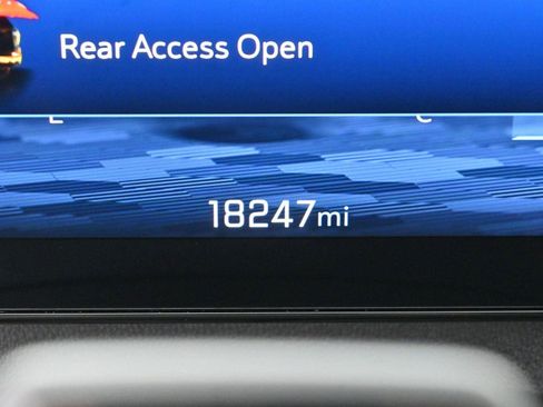 Used 2024 Chevrolet Traverse RS image 23