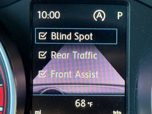 Used 2018 Volkswagen Tiguan SE image 36