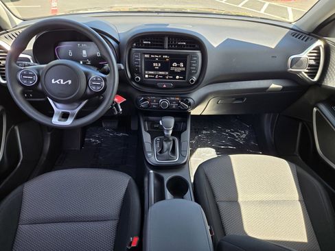 Certified 2025 Kia Soul LX FWD image 13