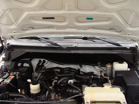 Used 2018 Nissan NV 2500 S image 23