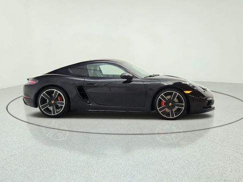 Used 2021 Porsche 718 Cayman GTS RWD image 4