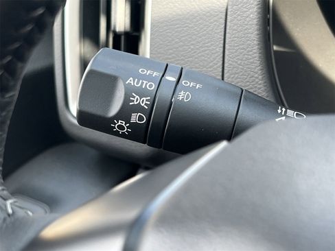 New 2025 Nissan Frontier SV w/ SV Convenience Package image 13