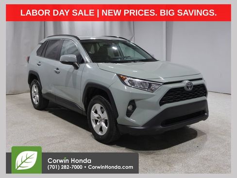 Used 2019 Toyota RAV4 XLE AWD/4WD image 1