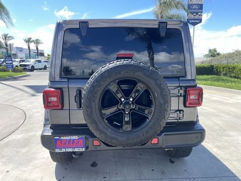 Used 2021 Jeep Wrangler Unlimited Sahara AWD/4WD image 7