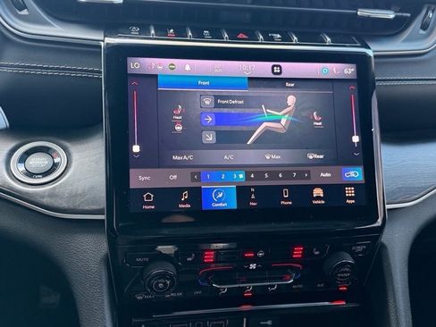 Used 2021 Jeep Grand Cherokee L Limited image 24