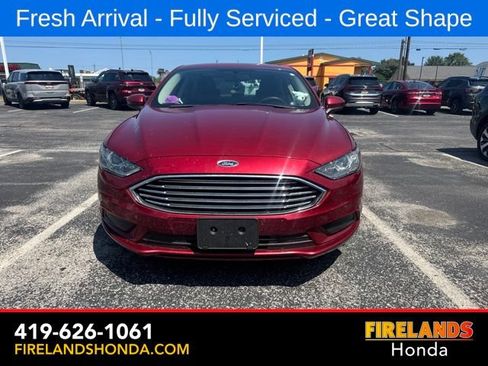Used 2017 Ford Fusion SE w/ Fusion SE Technology Package FWD image 10