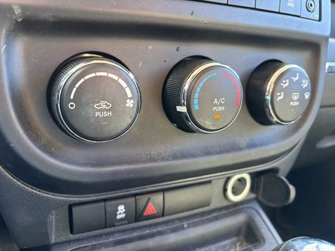 Used 2016 Jeep Patriot Sport w/ Power Value Group image 29