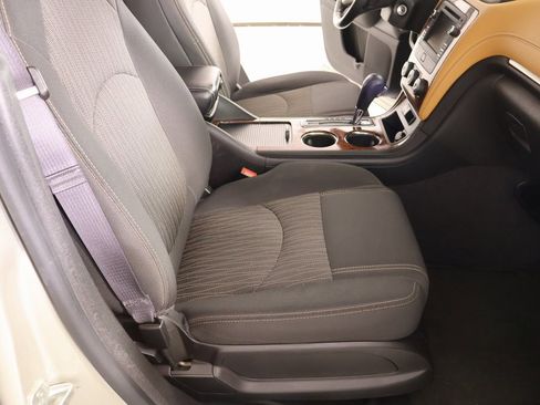 Used 2014 Chevrolet Traverse LT image 13