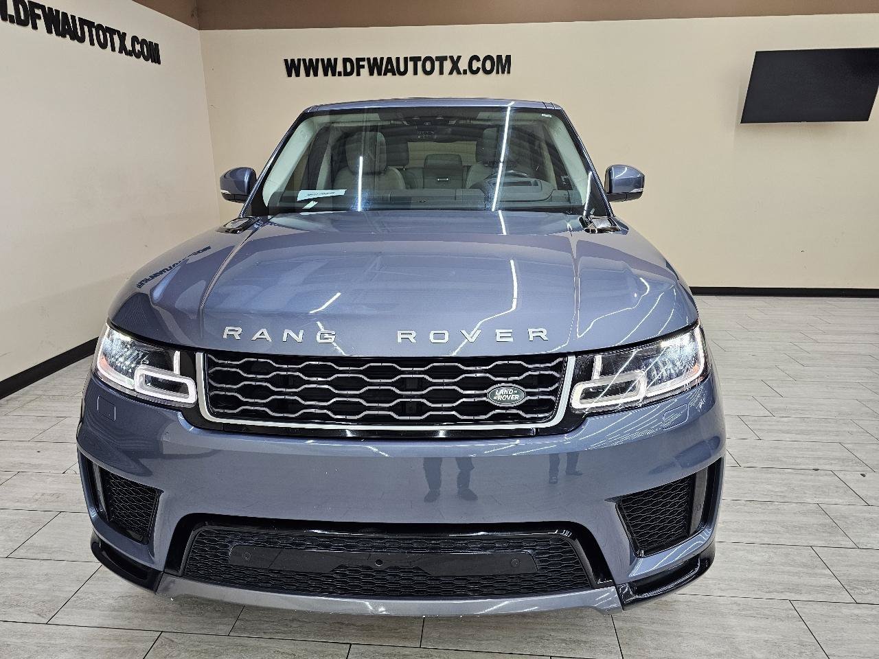 Used 2018 Land Rover Range Rover Sport HSE AWD/4WD image 3