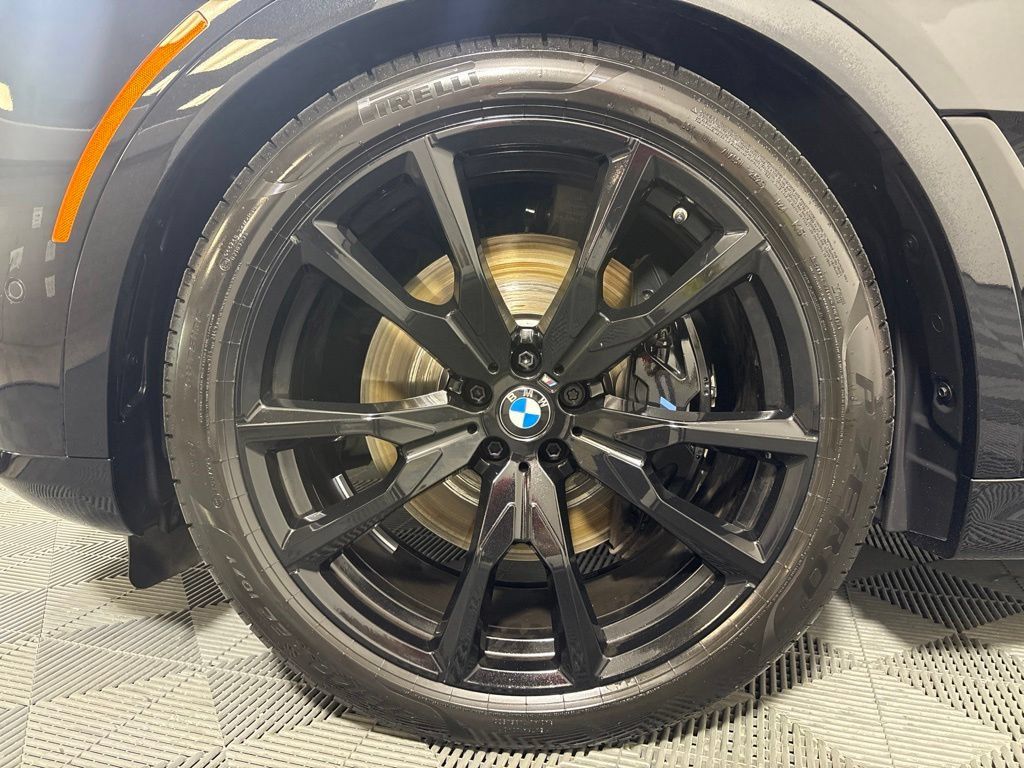 Certified 2026 BMW X7 xDrive40i w/ Executive Package AWD/4WD image 8
