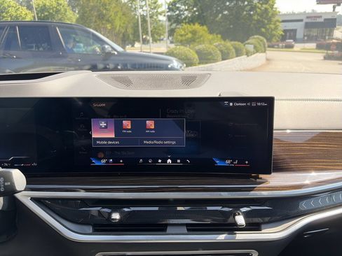 Certified 2025 BMW X7 xDrive40i AWD/4WD image 24