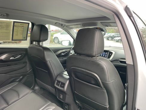 Used 2022 GMC Terrain SLT w/ Tech Package image 26