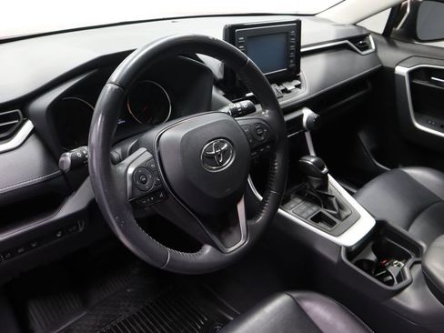 Used 2019 Toyota RAV4 XLE Premium w/ Cold Weather Package AWD/4WD image 25