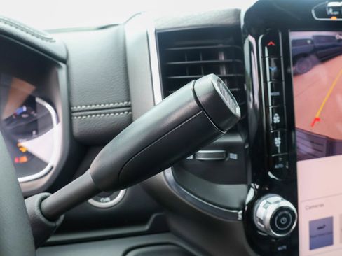 New 2026 RAM 2500 Laramie AWD/4WD image 19