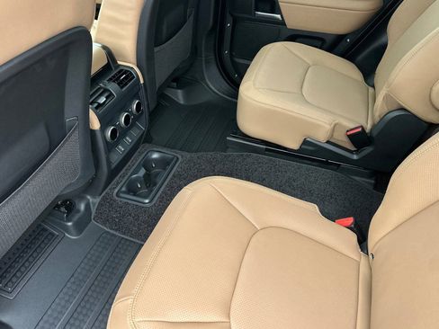 New 2026 Land Rover Defender 130 X-Dynamic SE AWD/4WD image 12