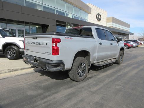 Used 2024 Chevrolet Silverado 1500 Custom Trail Boss w/ LPO, Dark Essentials Package image 10