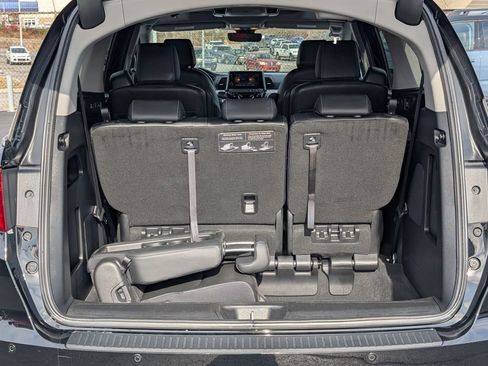Used 2024 Honda Odyssey Touring image 9