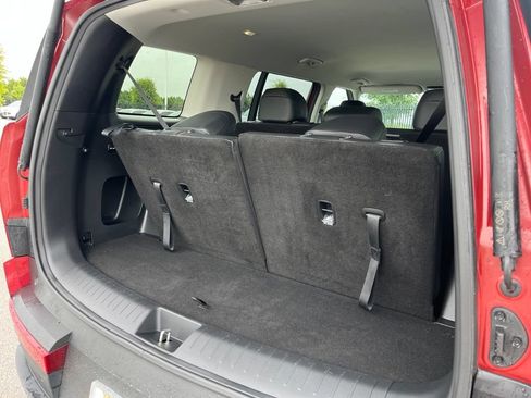 Used 2025 Hyundai Santa Fe SEL FWD image 8