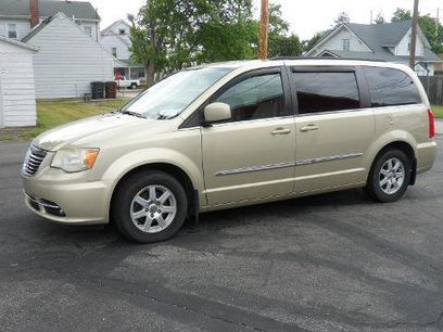 Used 2010 Chrysler Town & Country Limited w/ Entertainment Group #3