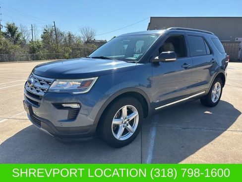 Used 2018 Ford Explorer XLT w/ Equipment Group 202A FWD image 1