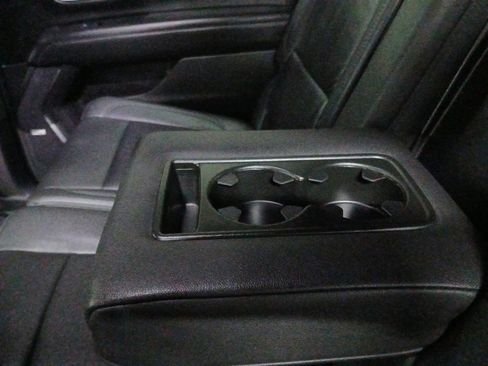 Used 2024 Chevrolet Suburban LT image 23