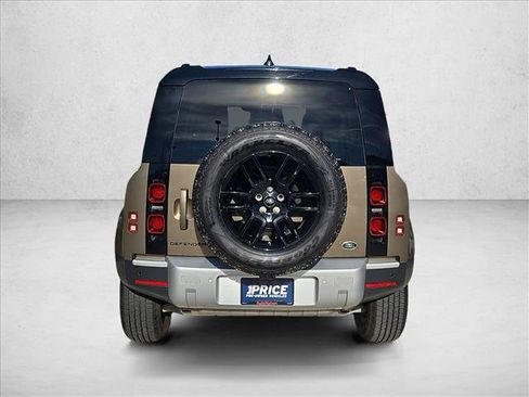 Used 2023 Land Rover Defender 90 S image 7
